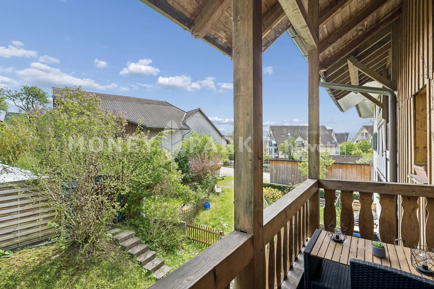 Appartamento attraente di 2,5 stanze con camino e balcone - Foto 4 di 11
