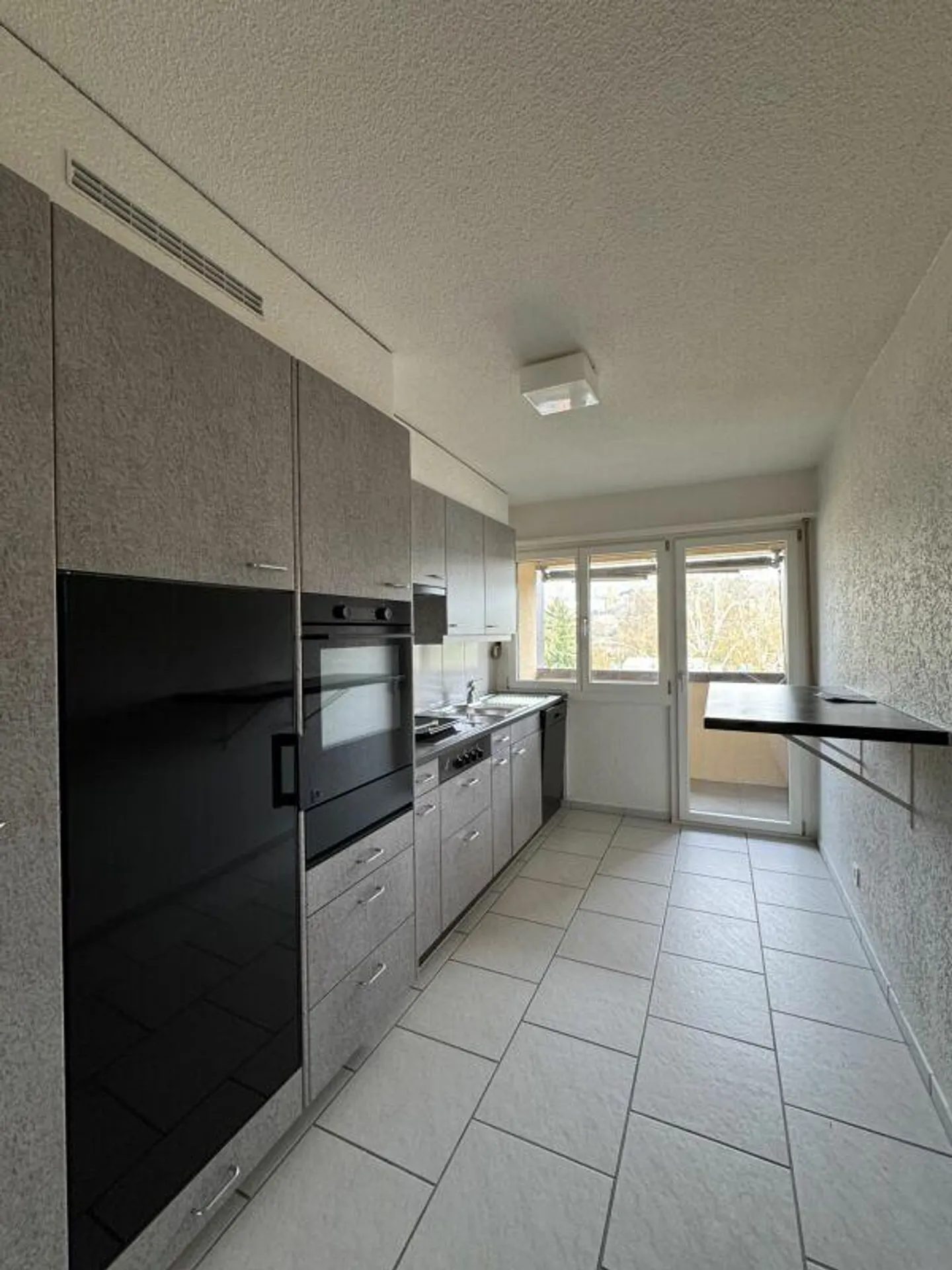 Appartement spacieux de 3 pièces à Riehen - Photo 2 sur 9