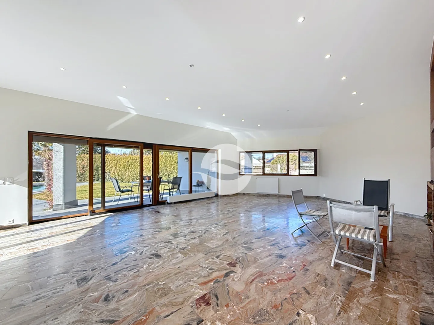 Stupenda Villa con Piscina - Foto 2 di 10