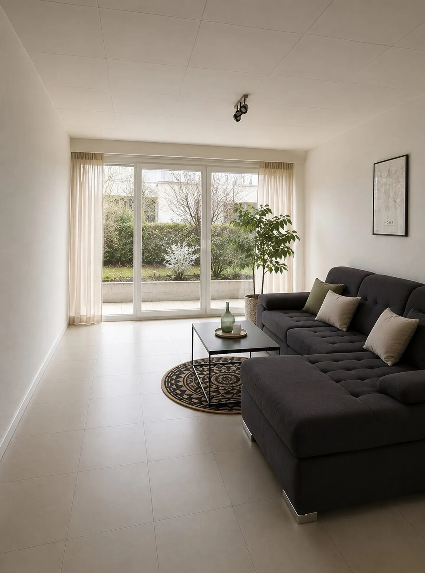 Appartement spacieux avec terrasse - Photo 1 sur 5