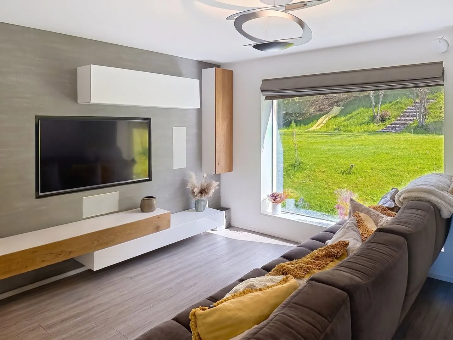 Zeitgenössische Villa mit Seeblick - Foto 8 von 11