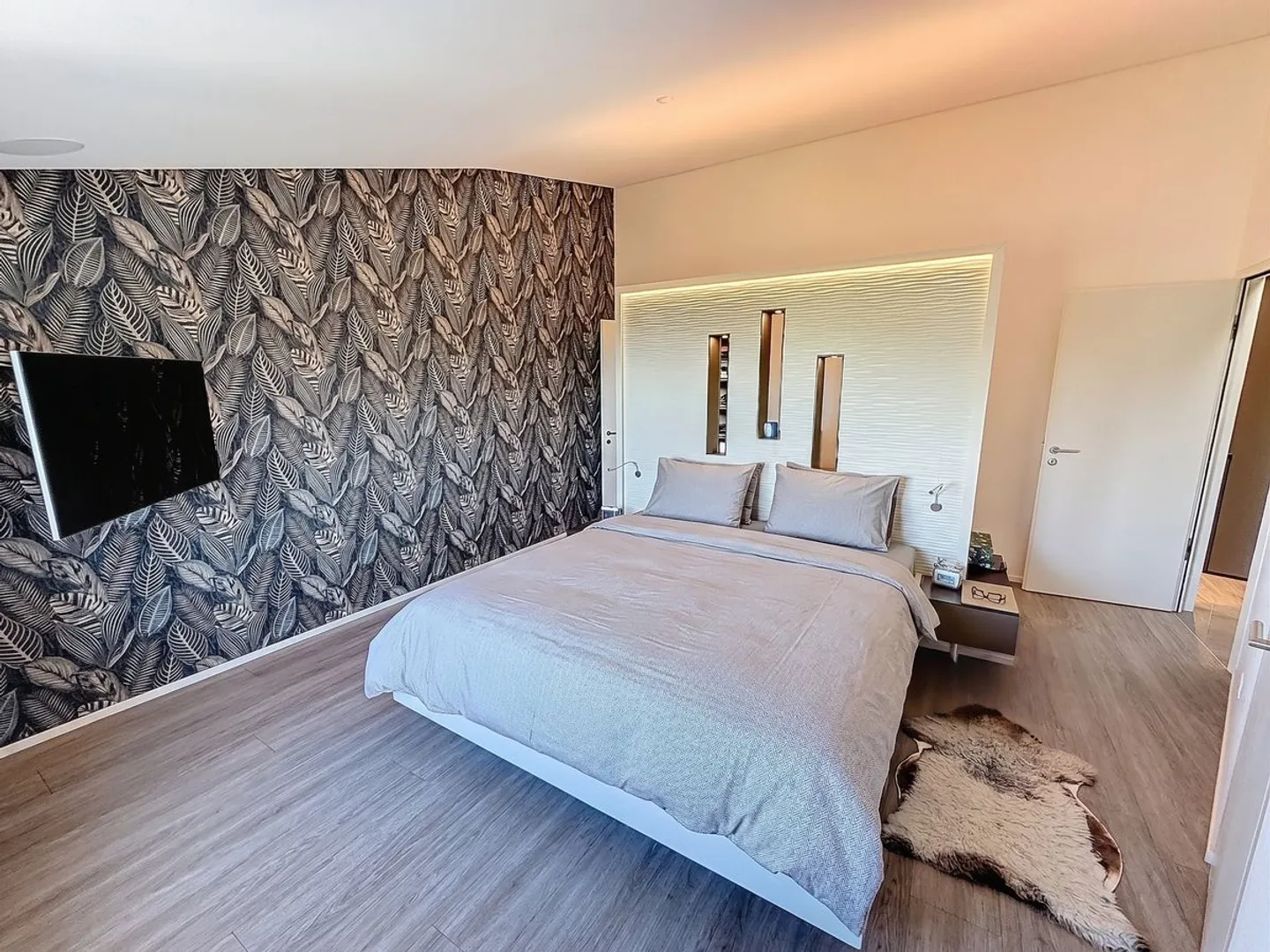Zeitgenössische Villa mit Seeblick - Foto 6 von 11