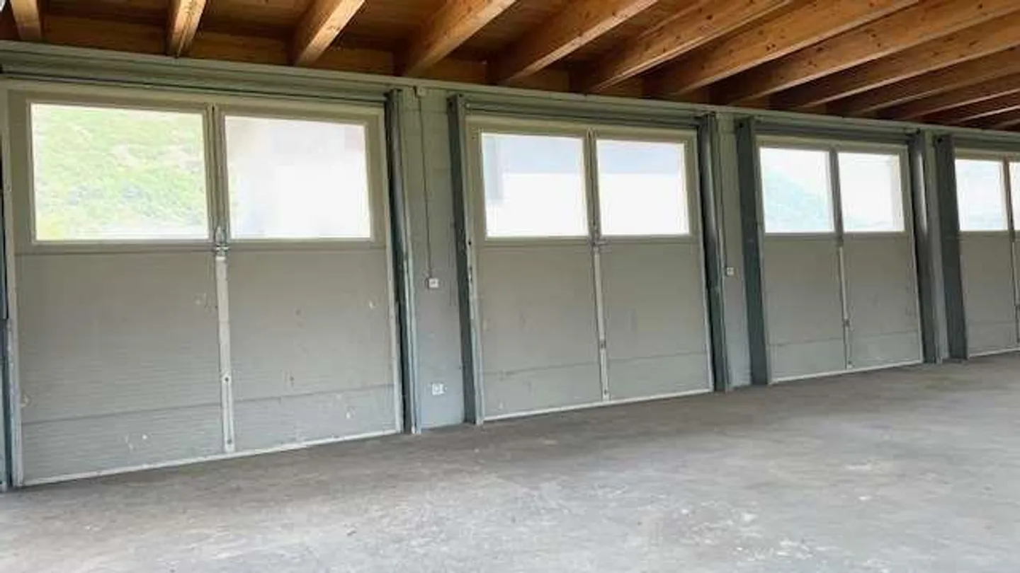 Spacious and customizable storage space in Biasca - Photo 6 of 11