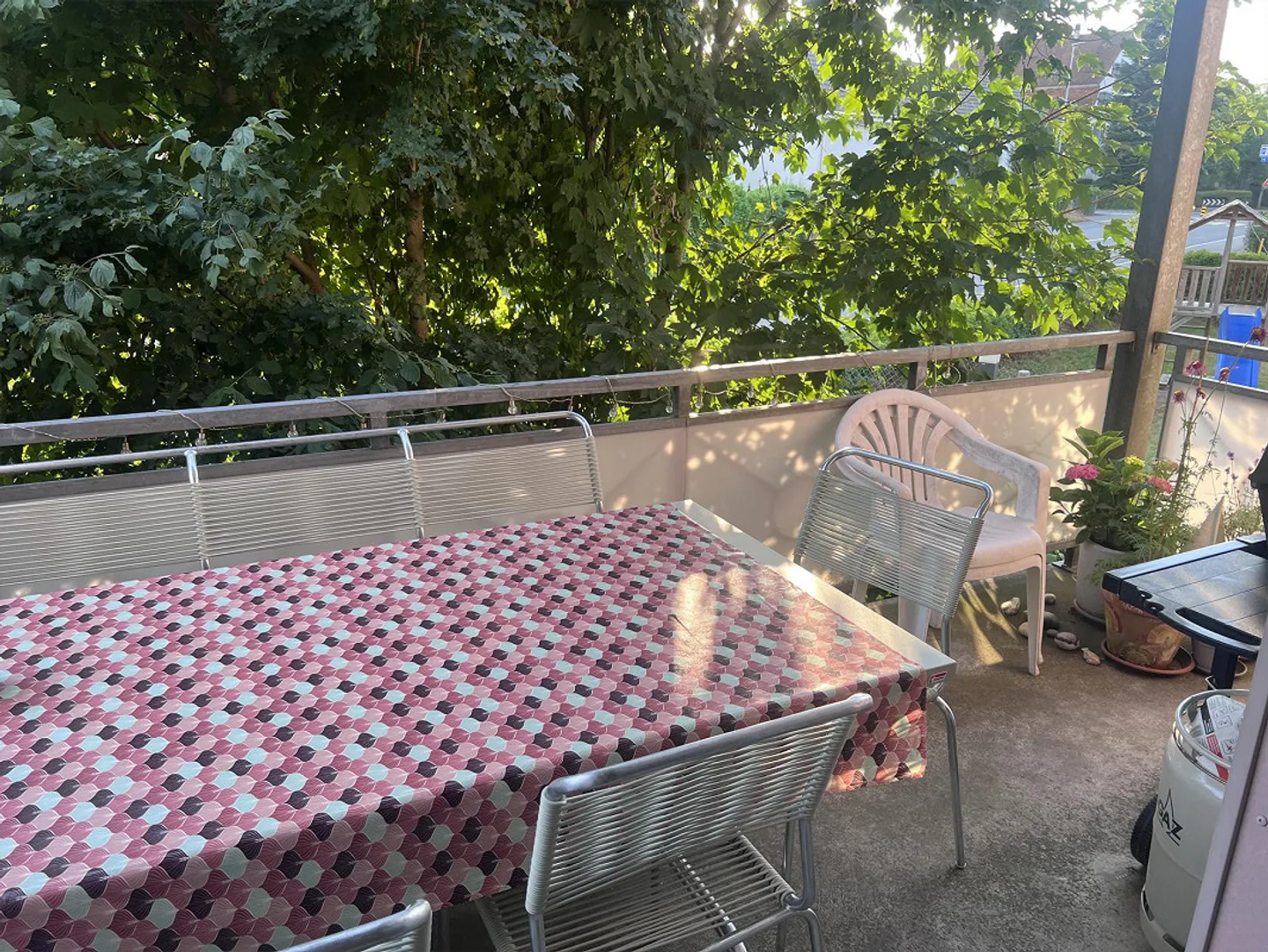 Appartamento luminoso e ben tenuto di 4,5 stanze in affitto - Foto 7 di 9