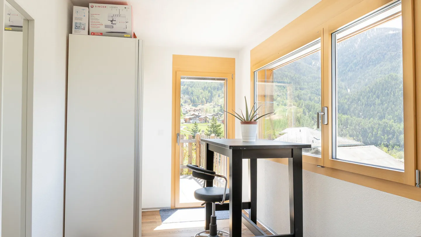 Two-family house with first apartments in a quiet location in Bürchen - Photo 11 of 13