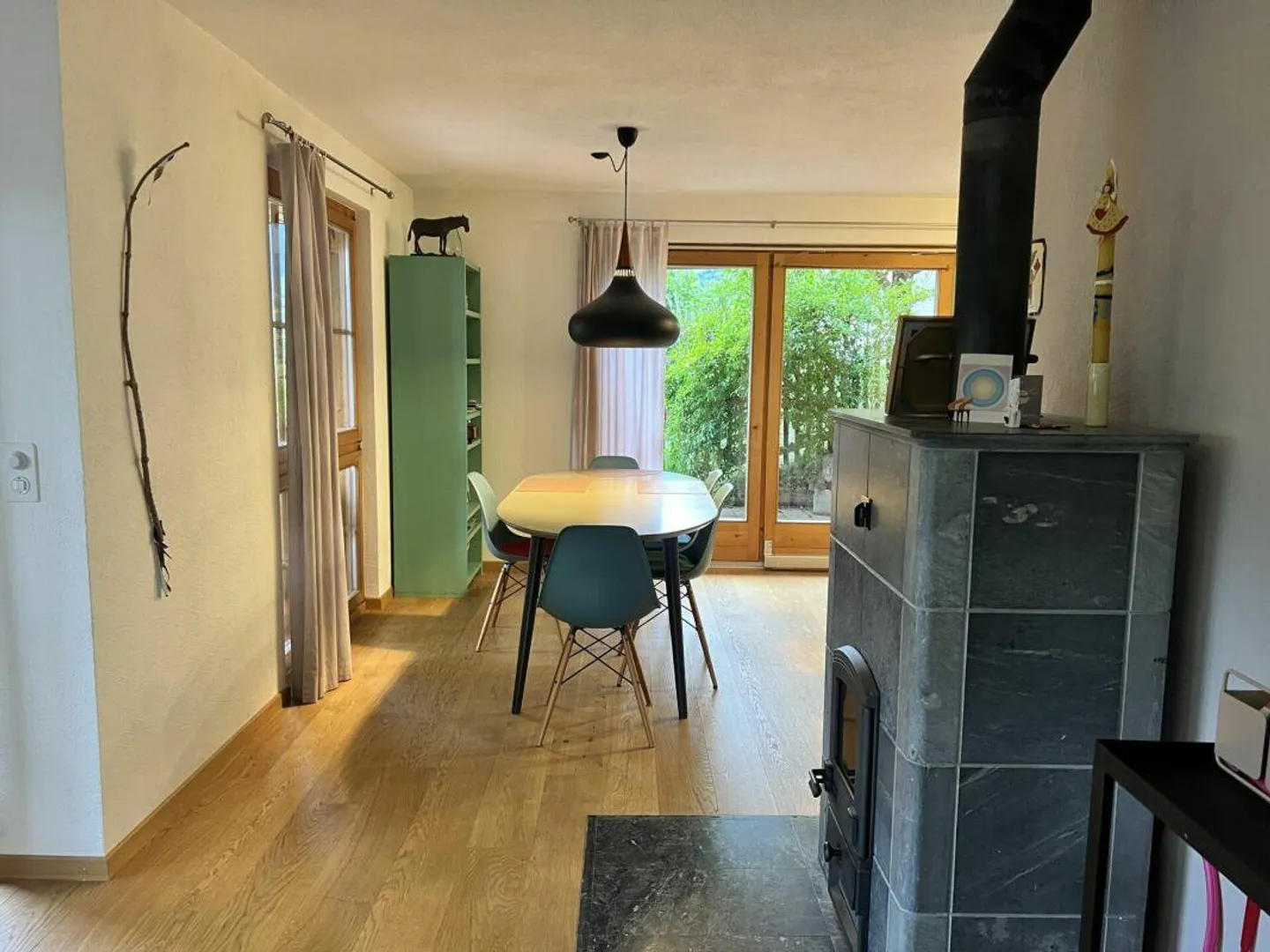 Charming Single-Family Home - Close to the City of Chur and Still in the Green - Photo 4 of 8