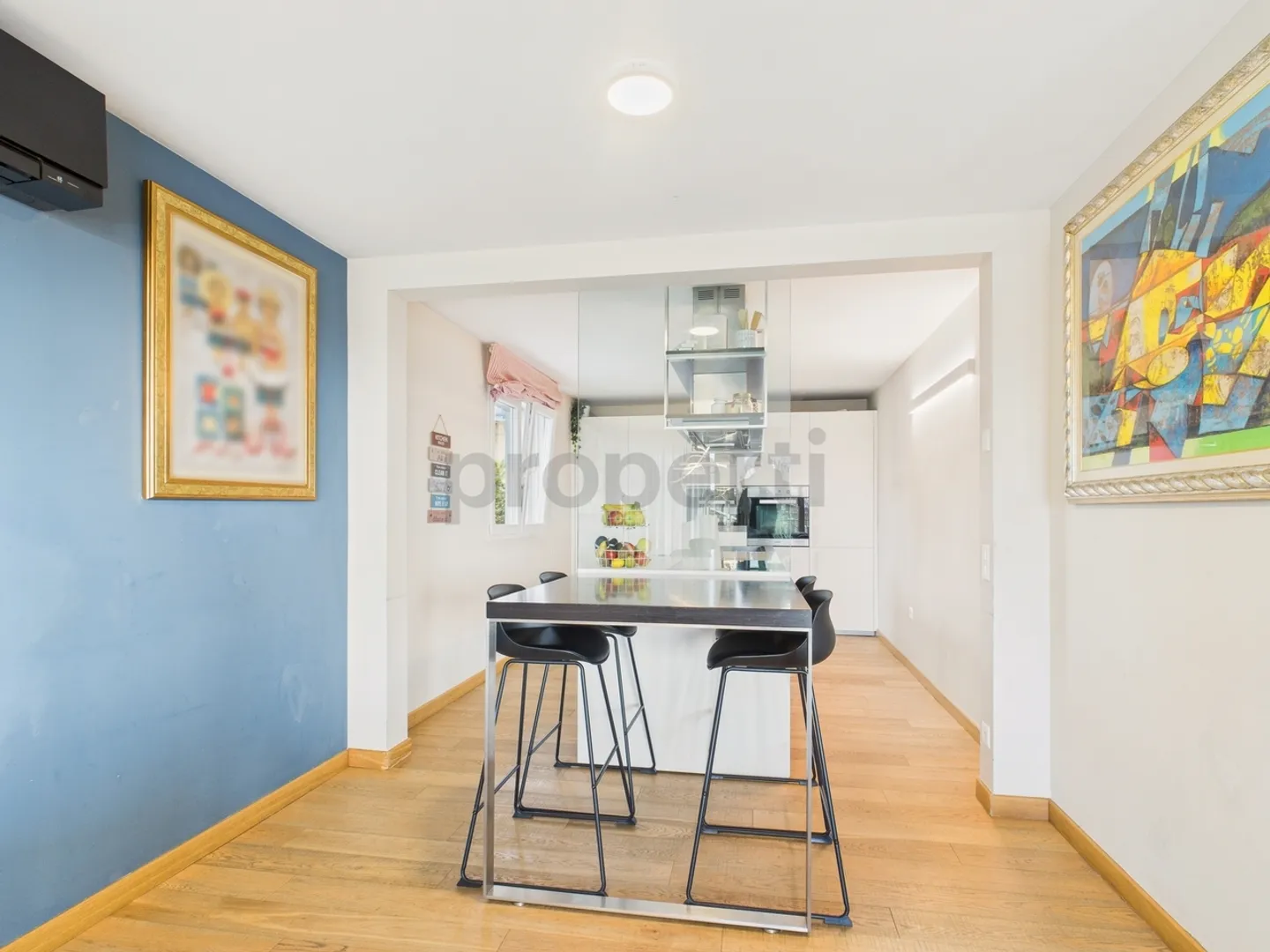 Elegante 4,5-Zimmer-Wohnung mit privatem Parkplatz, Balerna - Foto 4 von 13