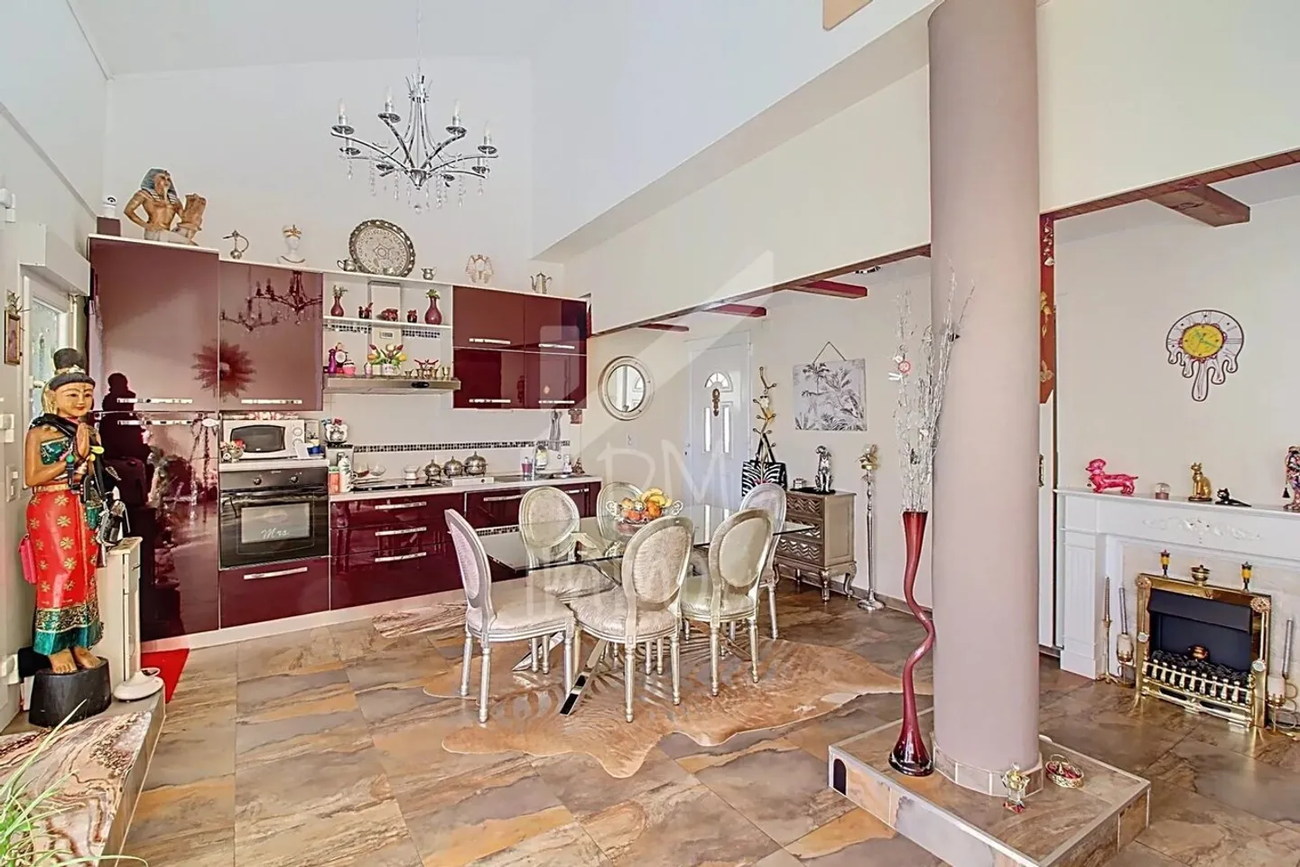 Rental building with 9 units, excellent condition, near center - Photo 7 of 9