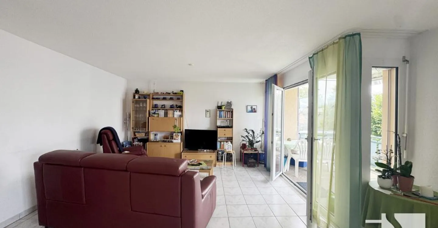 Appartement spacieux de 5 pièces - Photo 3 sur 6