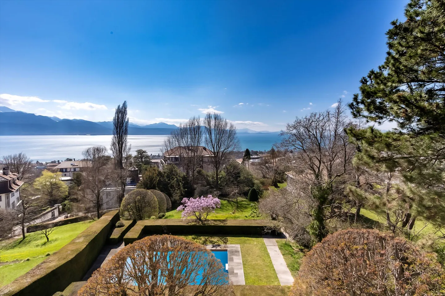 Proprietà elegante con vista dominante sulla città e sul Lago di Ginevra - Foto 2 di 13