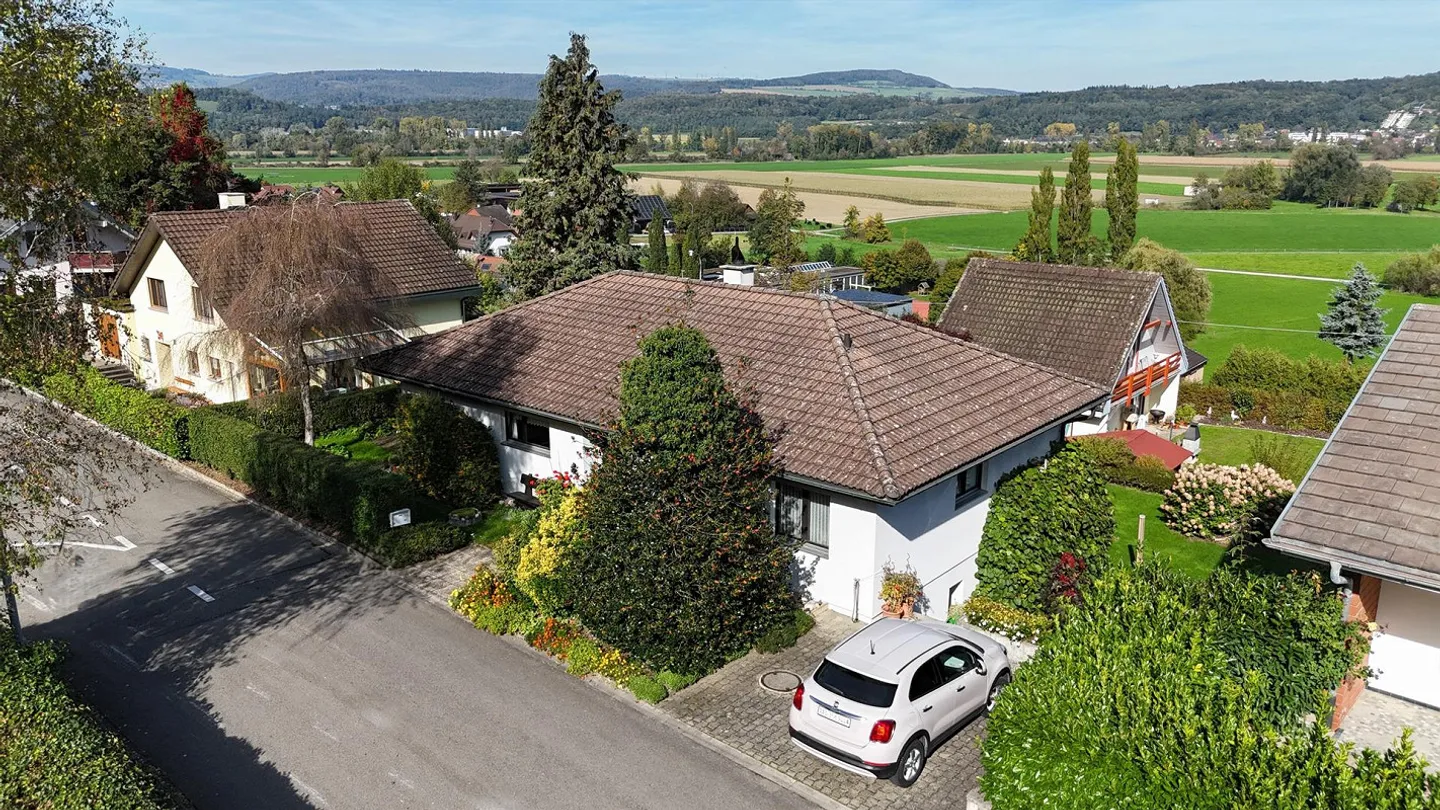 Casa unifamiliare di 7,5 stanze adatta alle famiglie con vista sulla natura - Foto 2 di 12