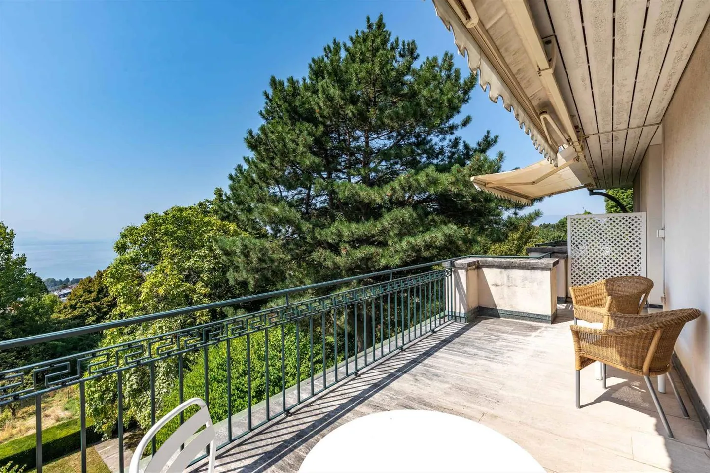 Proprietà elegante con vista dominante sulla città e sul Lago di Ginevra - Foto 8 di 13