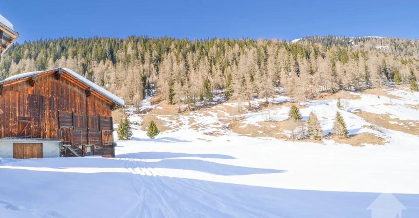 Chalet Charmant avec Potentiel d'Expansion - Photo 2 sur 11