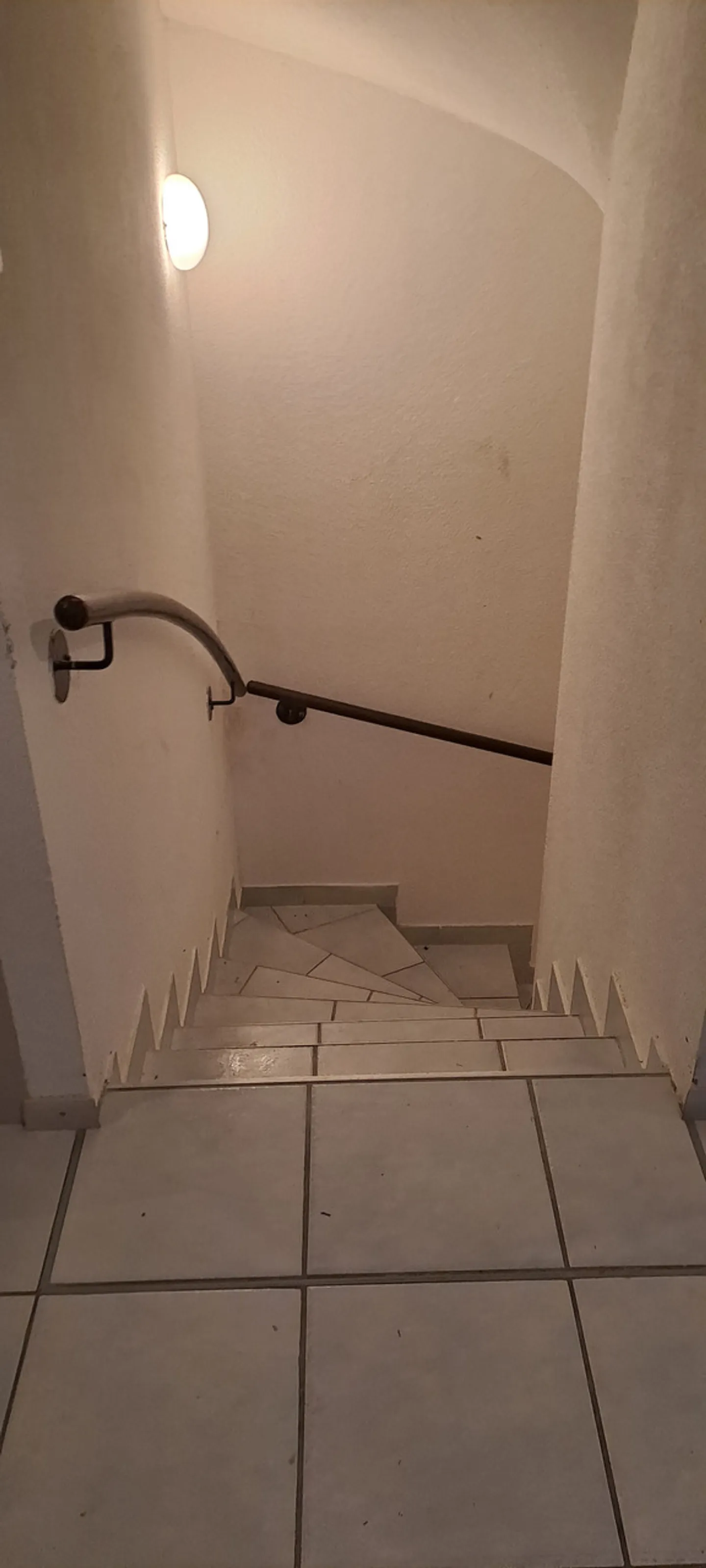 Row house for sale - Photo 7 of 18