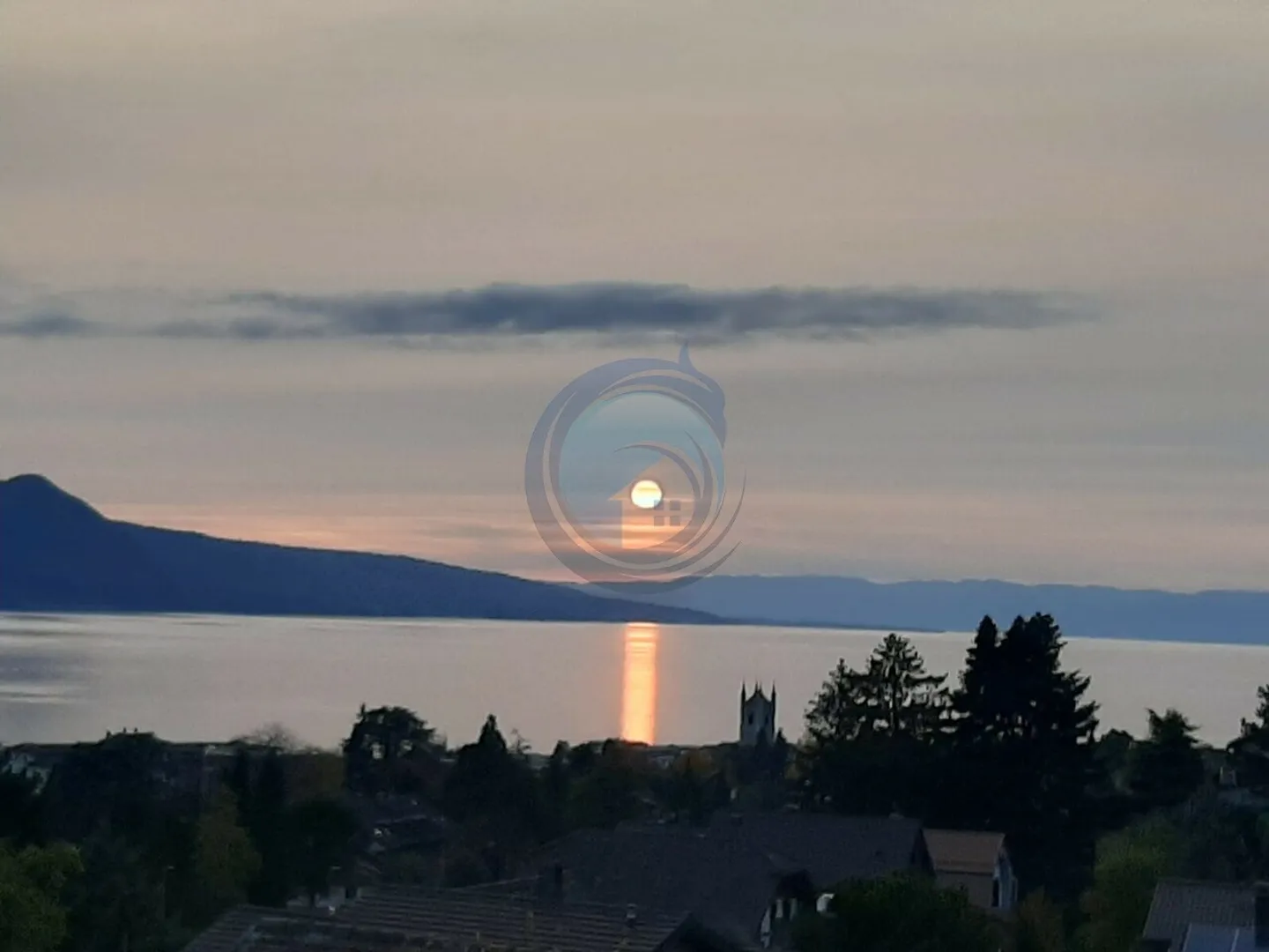 SUPERBA PROPRIETÀ CON 4 APPARTAMENTI E VISTA MOZZAFIATO SUL LAGO - Foto 1 di 17