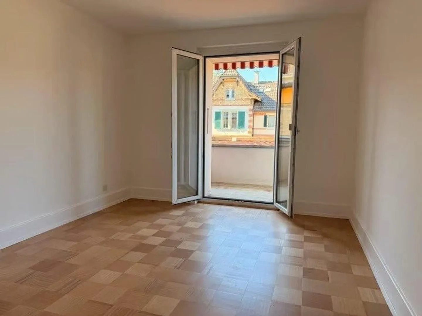 Central and Quiet - 3.5 Rooms with Terrace - Photo 5 of 9