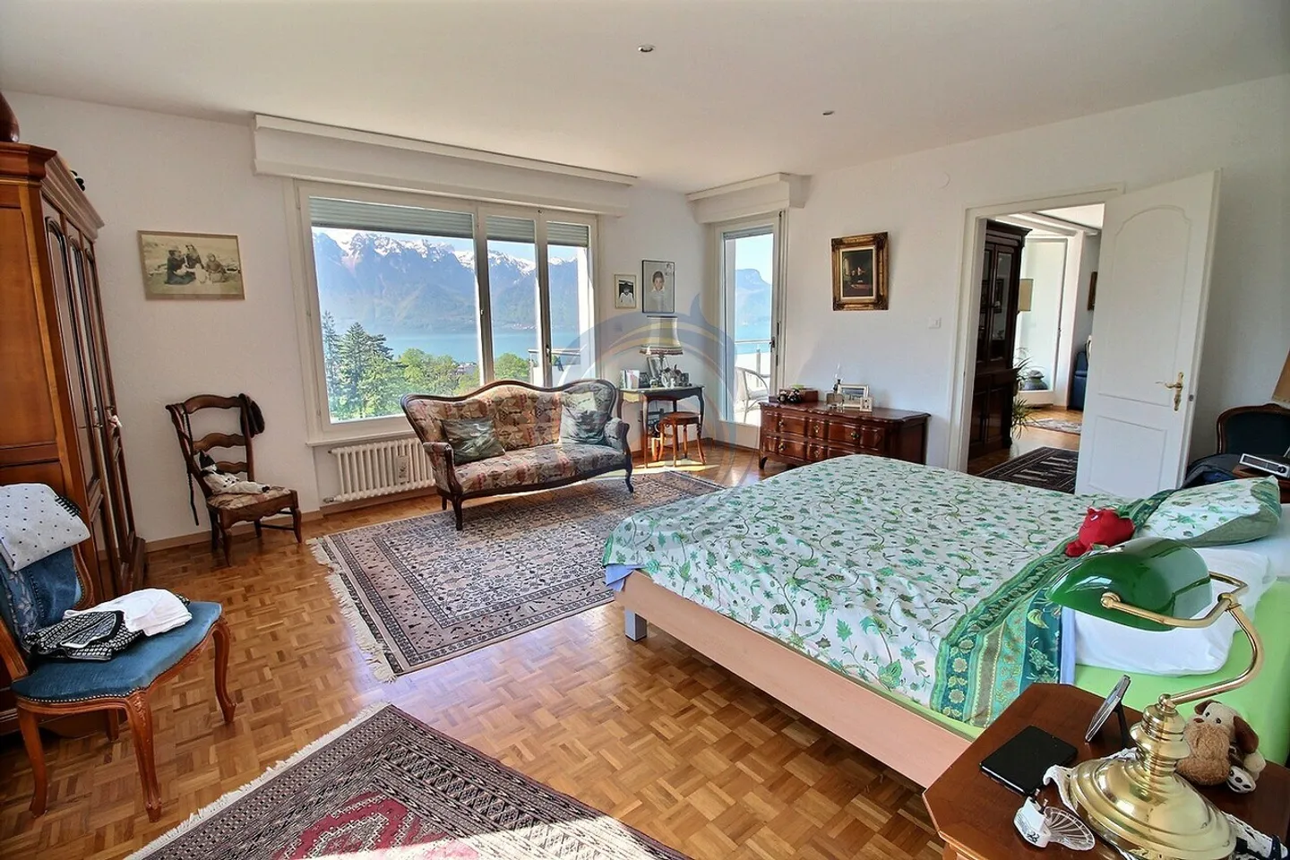 SUPERBA PROPRIETÀ CON 4 APPARTAMENTI E VISTA MOZZAFIATO SUL LAGO - Foto 12 di 17