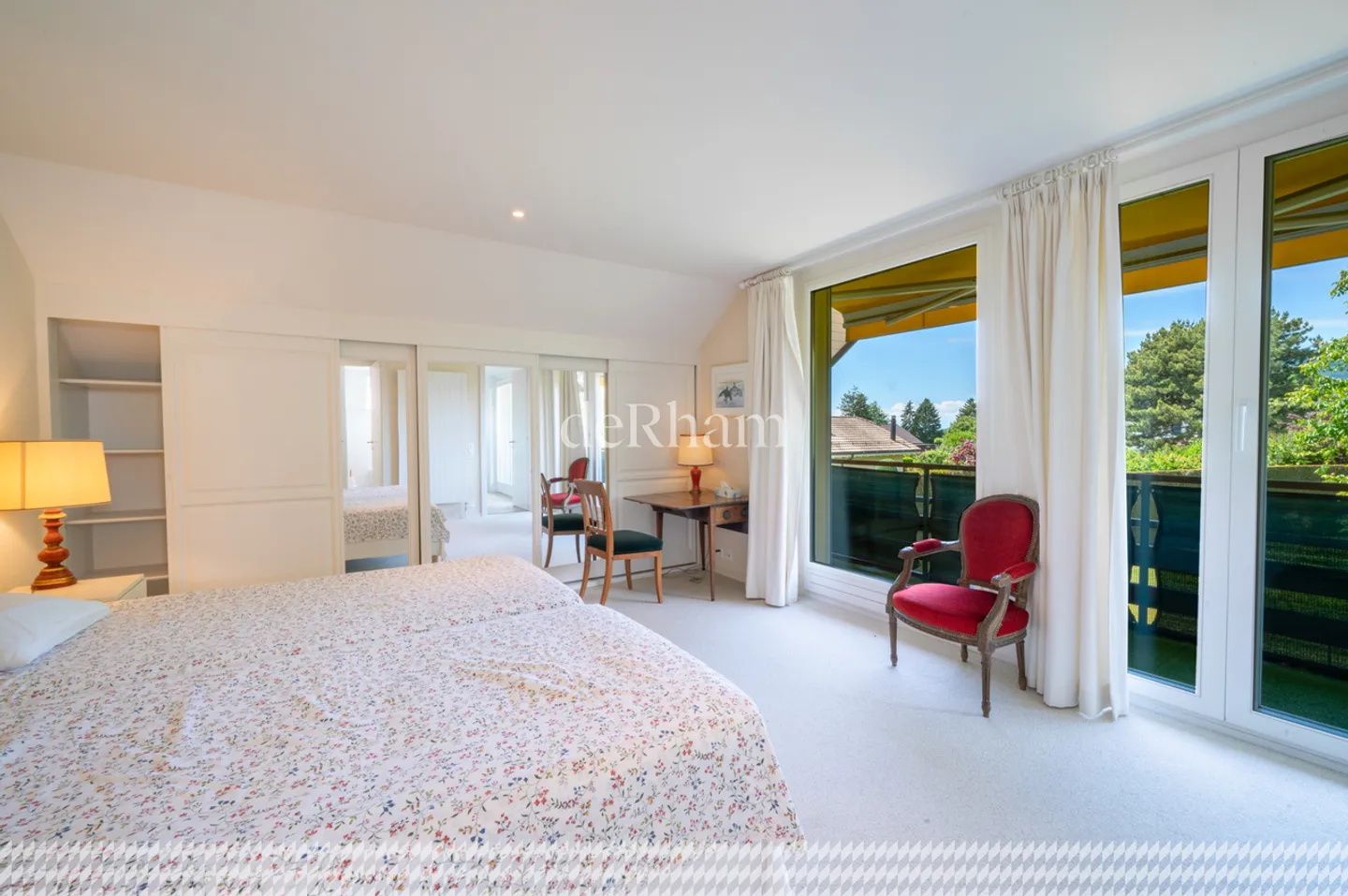 Stunning Villa in Saint-Légier - Photo 16 of 24