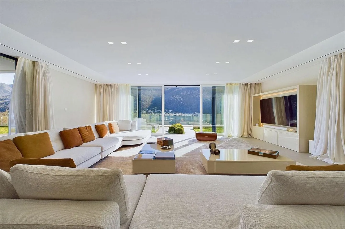 Morcote - Uno su mille! Irresistibile appartamento con giardino in riva al lago | Morcote - Unwiderstehliche Gartenwohnung vom Feinsten, direkt am See - Foto 4 di 13