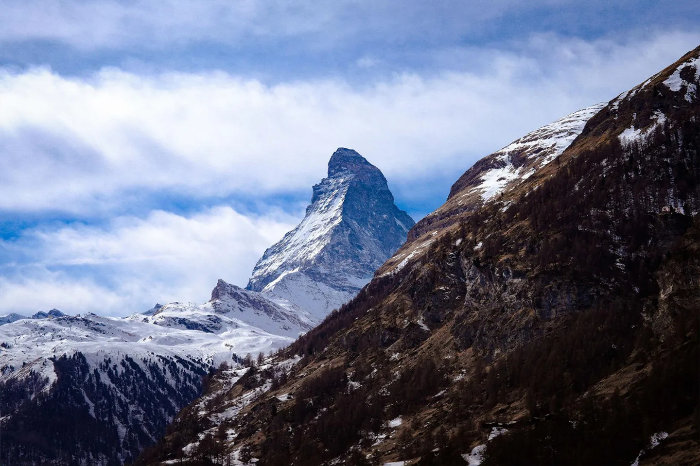 Appartement mansardé en duplex 3.5 dans un emplacement central - Photo 1 sur 2