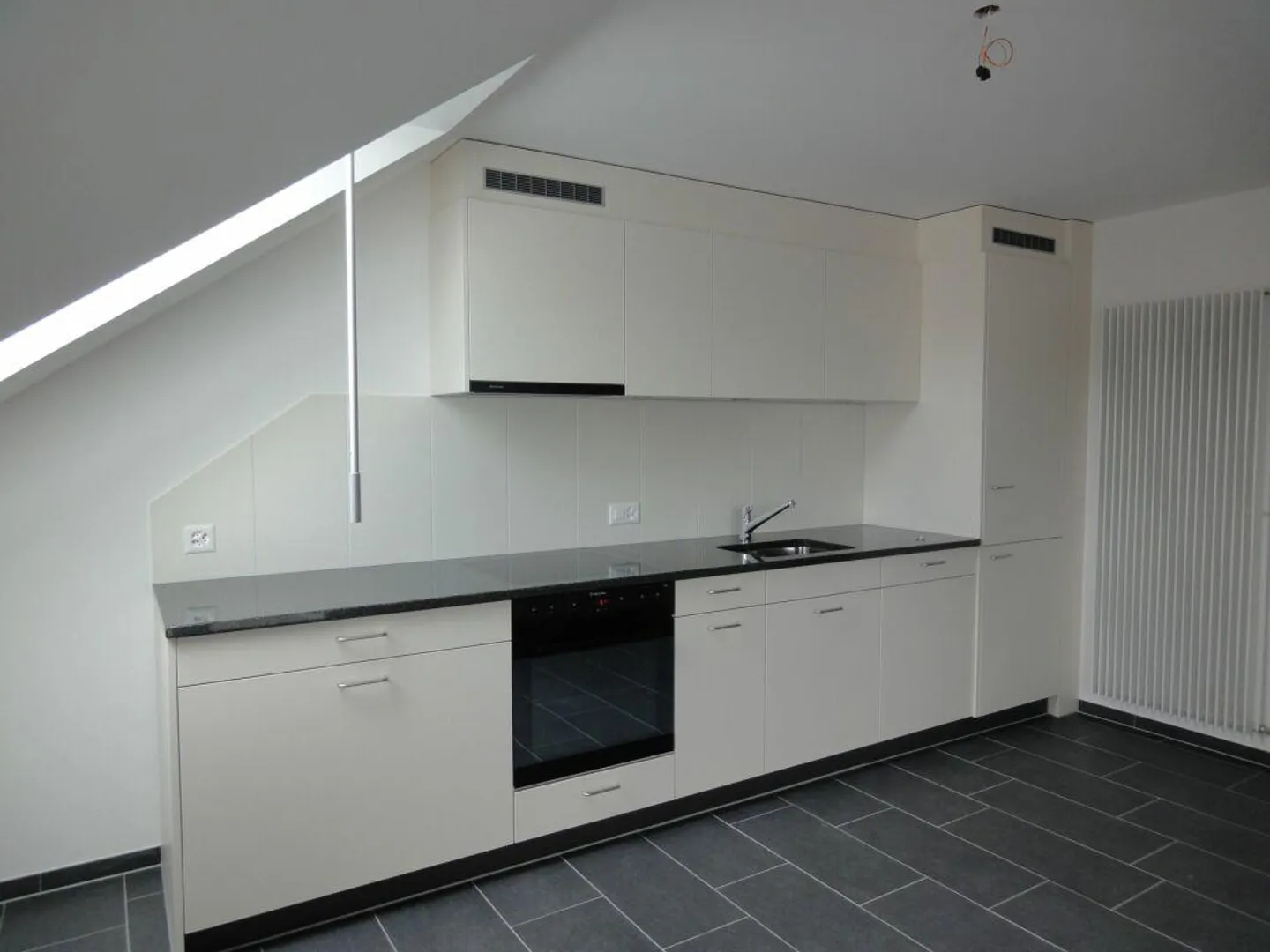 Appartamento mansardato ristrutturato - Foto 3 di 10