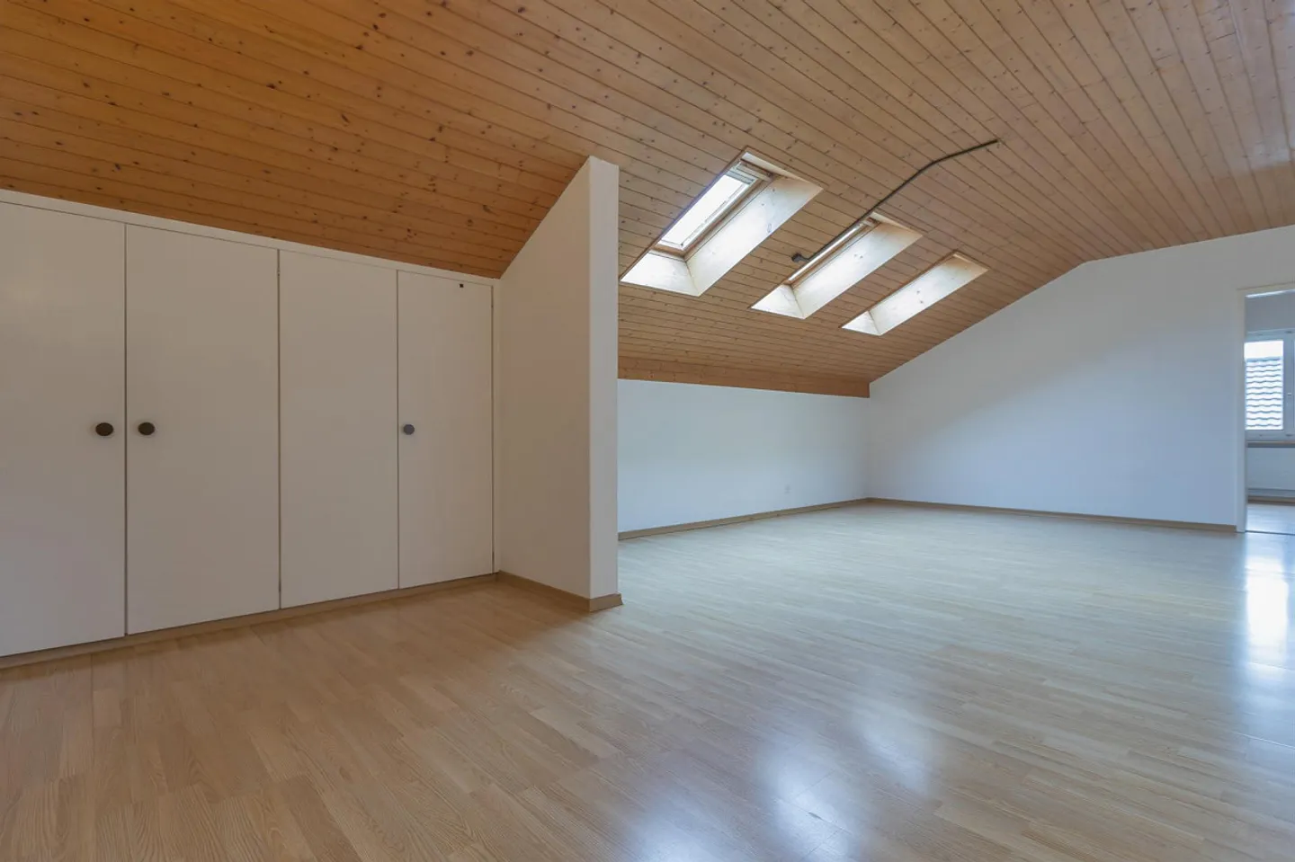 Grosszügige Dachwohnung - Foto 5 von 8