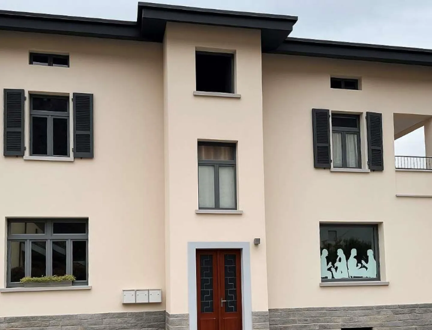 Palazzina with great renovation potential - Photo 1 of 2