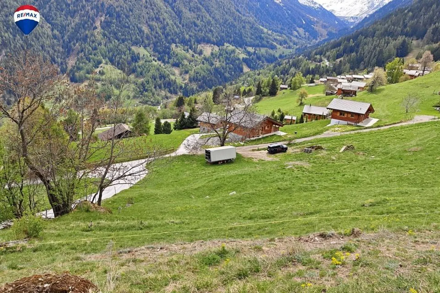 Terrain à bâtir pour 1 à 2 maisons en zone H20 - Photo 3 sur 11
