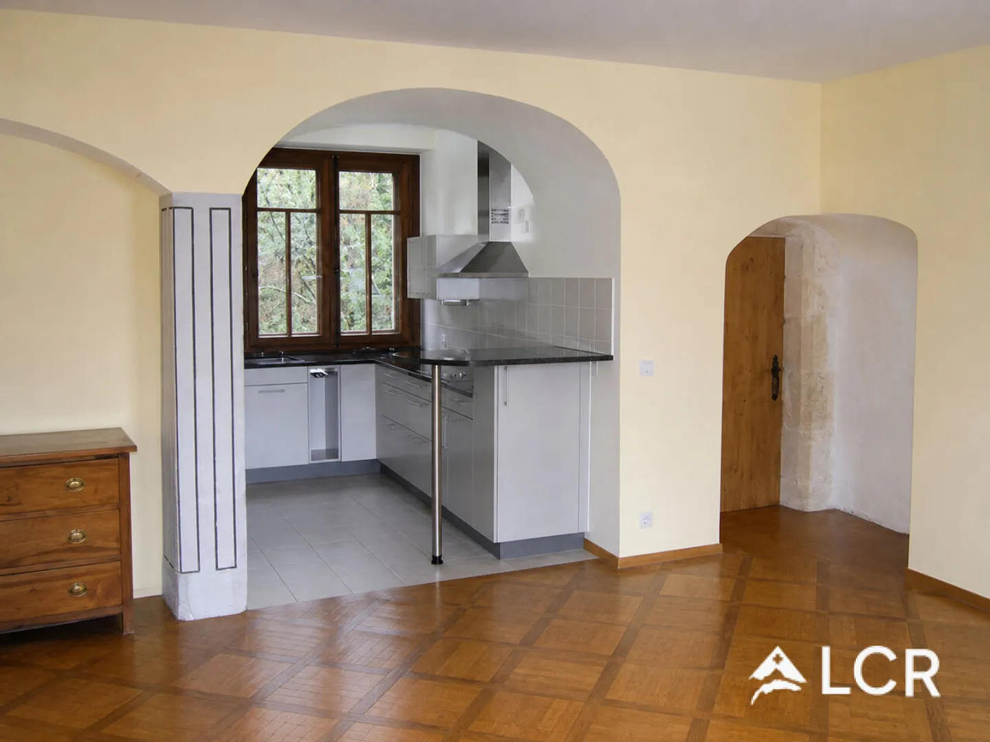 Charmant appartement 6,5 pièces - Photo 3 sur 13