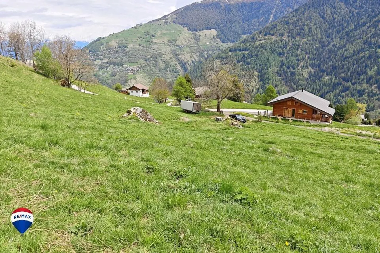 Terrain à bâtir pour 1 à 2 maisons en zone H20 - Photo 9 sur 11