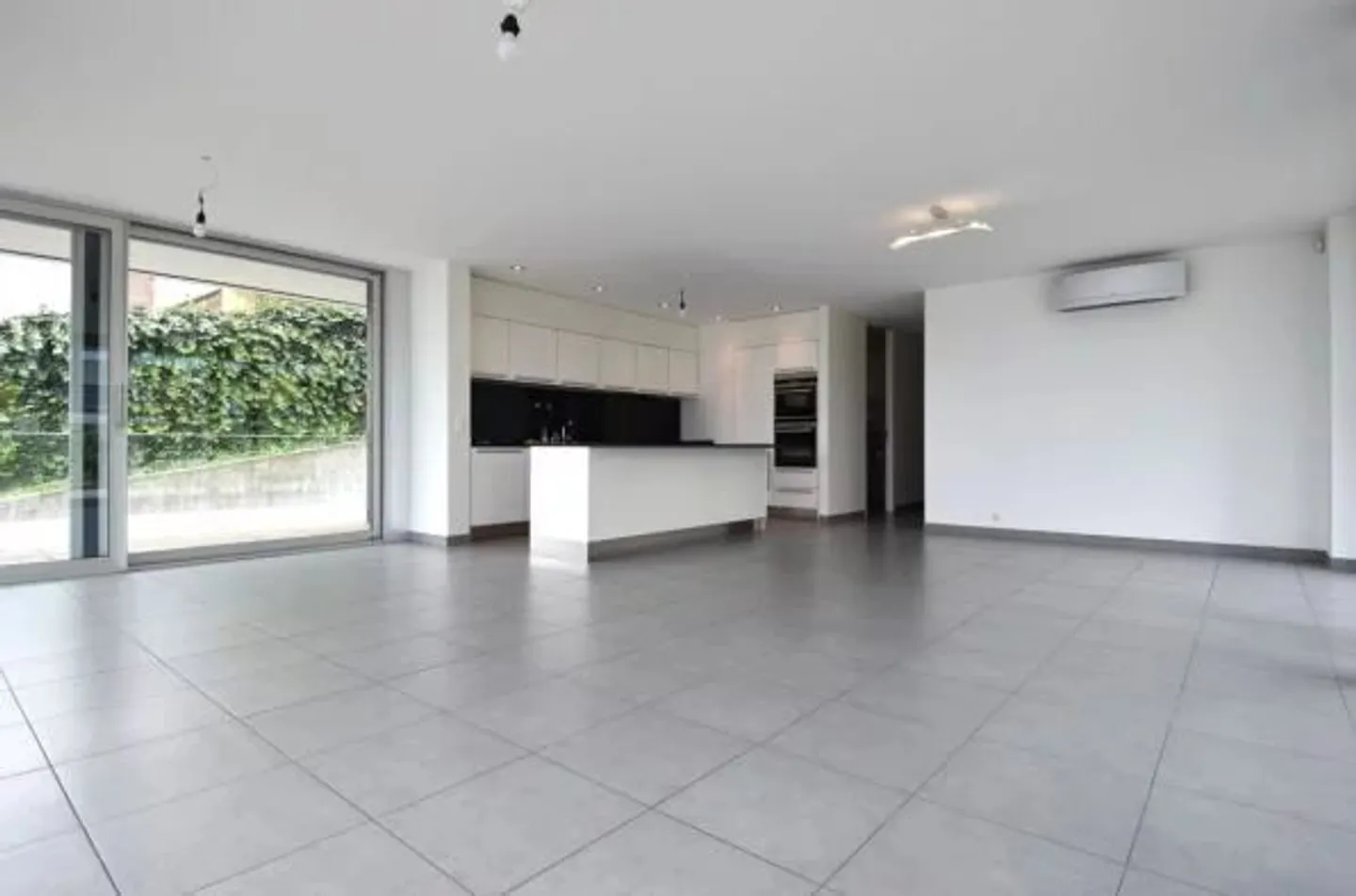 Luxurious 5.5-room apartment with high standards - Photo 3 of 10