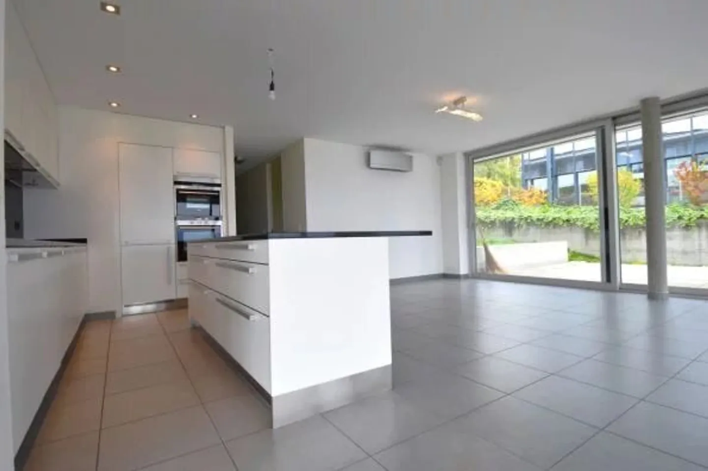 Luxurious 5.5-room apartment with high standards - Photo 4 of 10