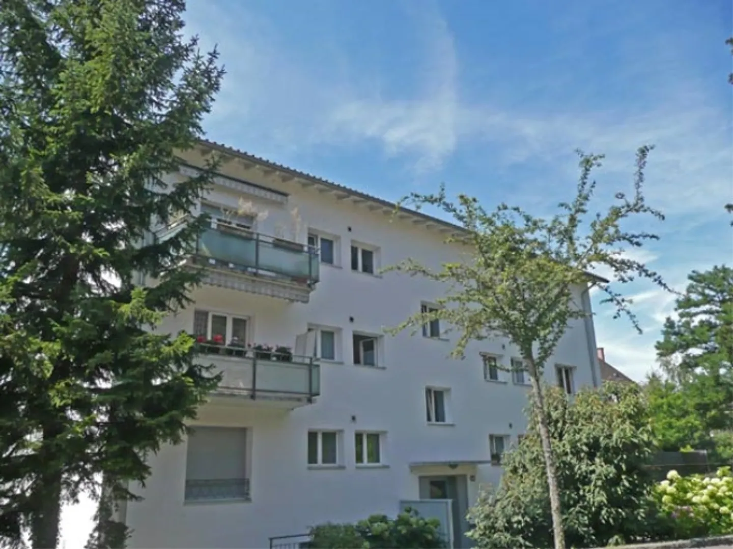 Appartamento monolocale centralmente situato nel tranquillo distretto 6 - Foto 1 di 4