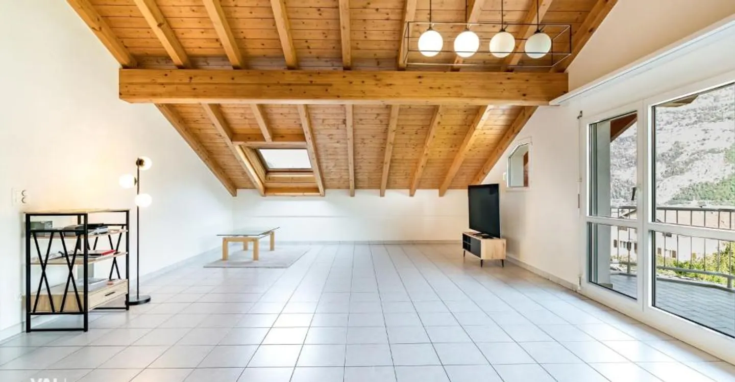 Penthouse de 4,5 pièces avec vue - Photo 3 sur 12
