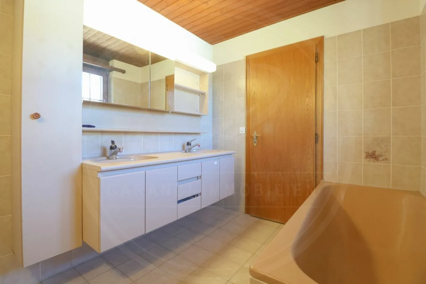 Charming 6½-Room House with Plenty of Space and Rustic Flair in Wohlenschwil - Photo 8 of 14