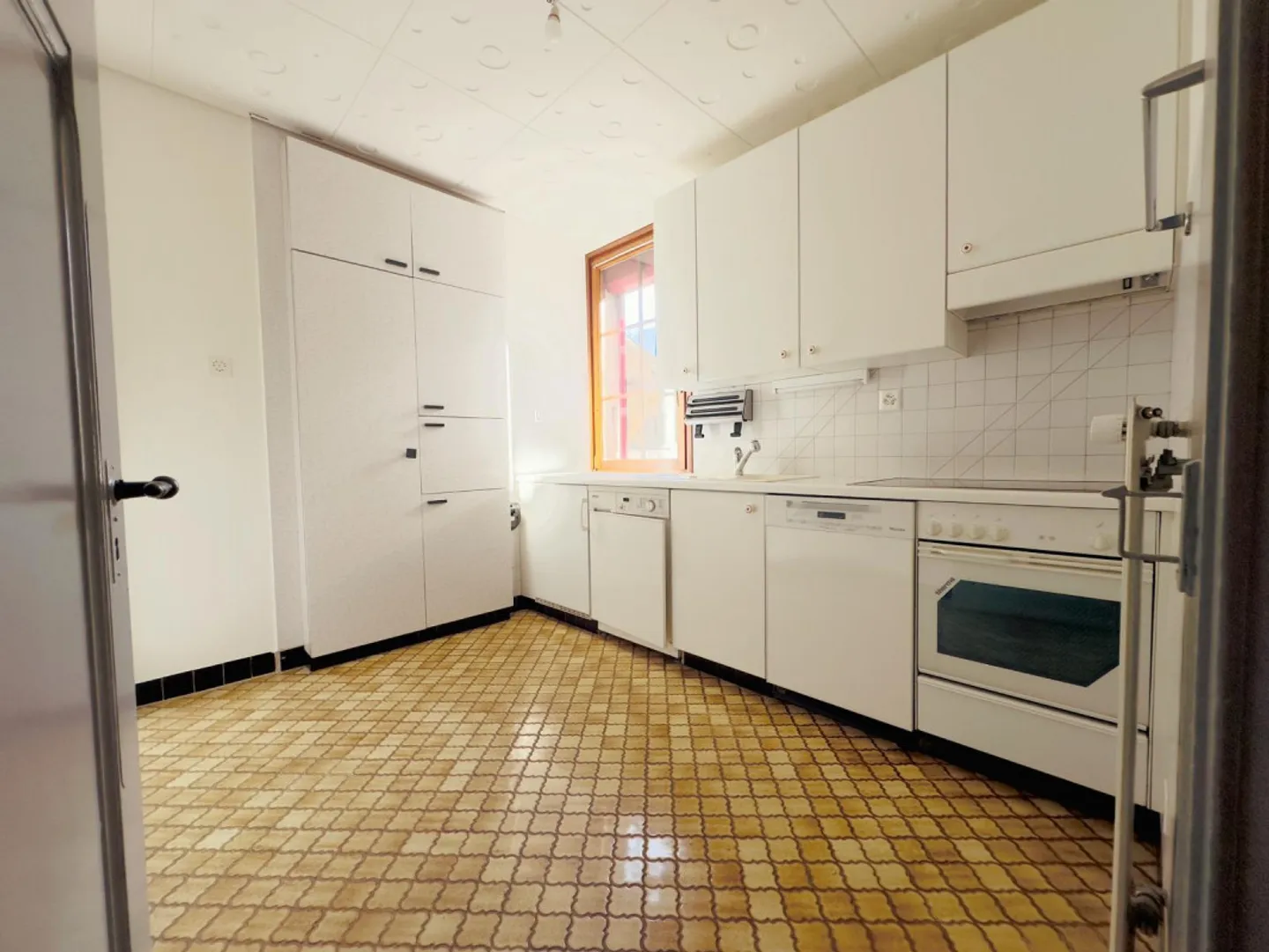 Appartement de 4.5 pièces situé au centre de Fully - Photo 1 sur 7