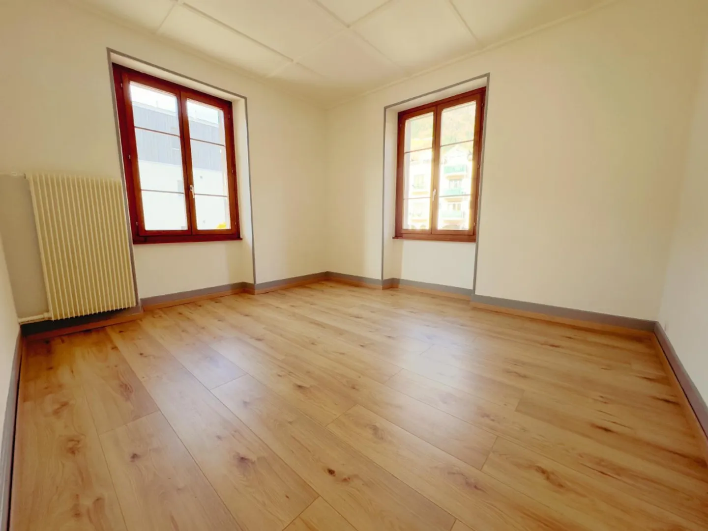 Appartement de 4.5 pièces situé au centre de Fully - Photo 3 sur 7