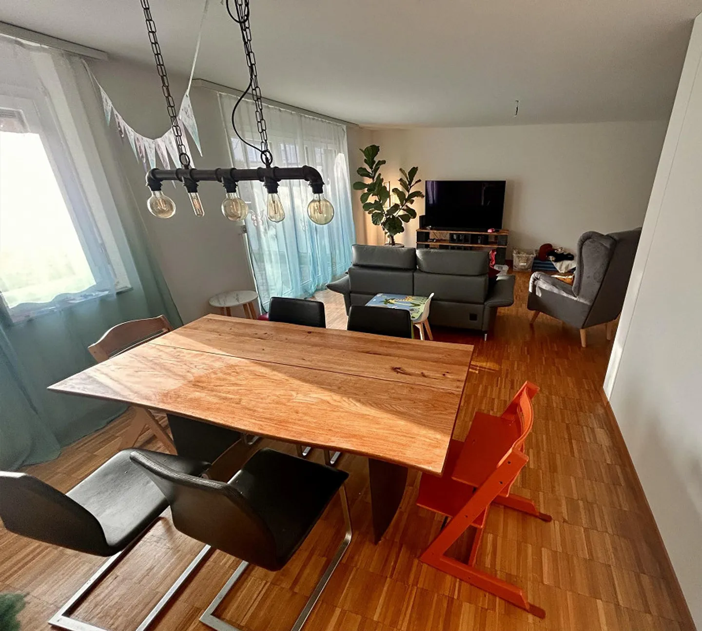 Grosszügige Gartenwohnung in Ebikon - Foto 1 von 3