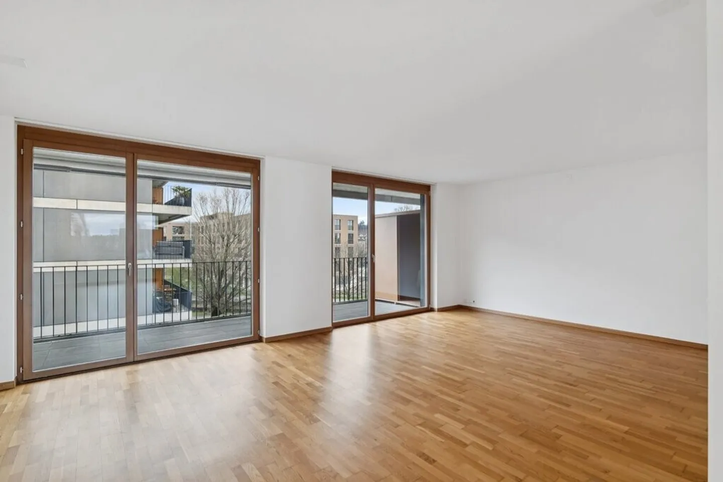 Proche du centre avec un grand balcon - Photo 4 sur 12