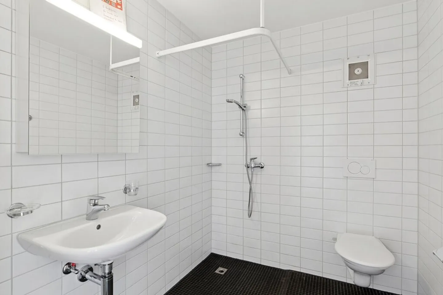 Proche du centre avec un grand balcon - Photo 10 sur 12