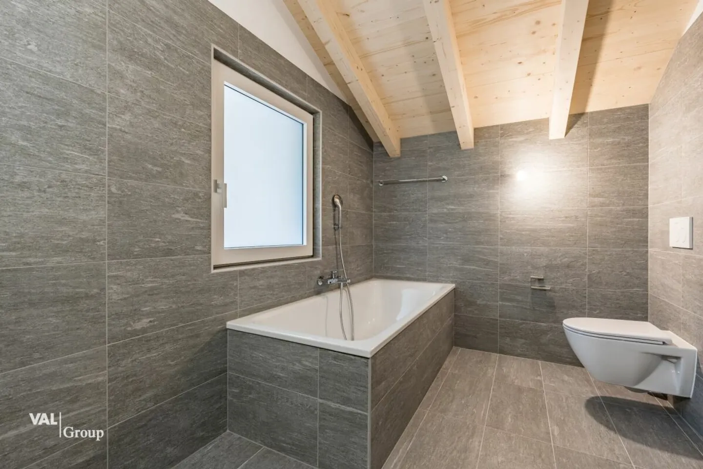 Chalet new of exceptional quality? Noble materials, total well-being, masterful view - Photo 15 of 17