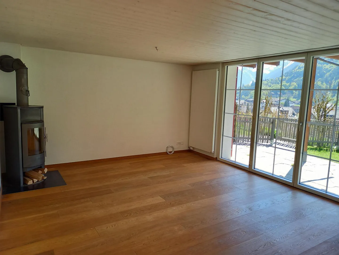 Bel appartement en duplex de 4.5 pièces dans un endroit ensoleillé - Photo 2 sur 12