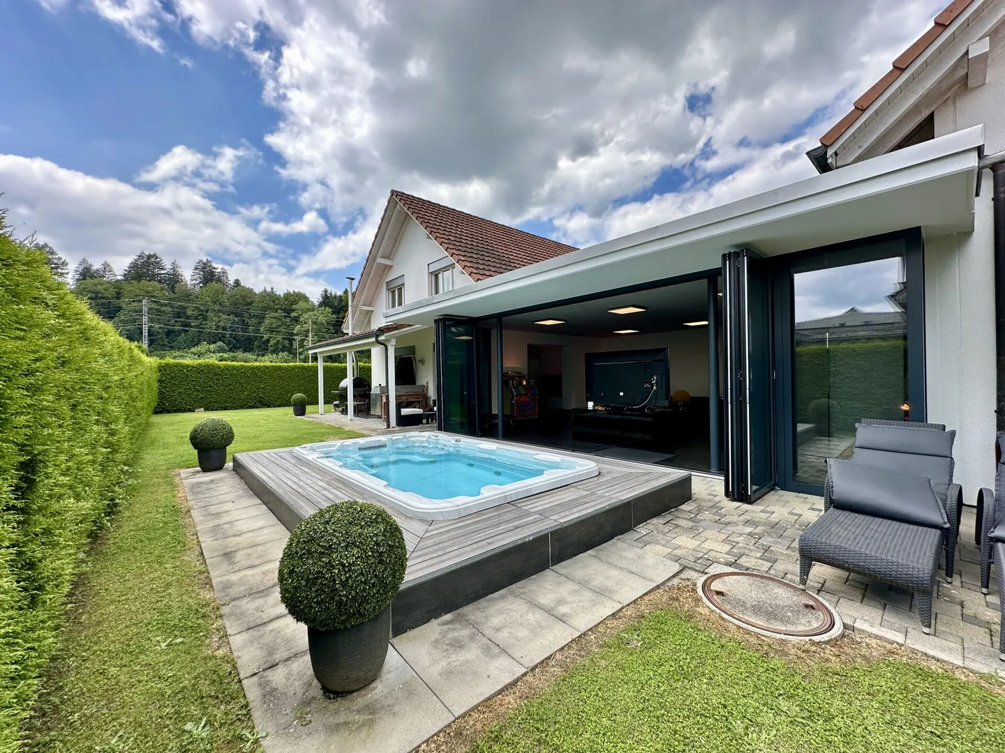 Grandioses Anwesen mit Swim Spa - Foto 1 von 12