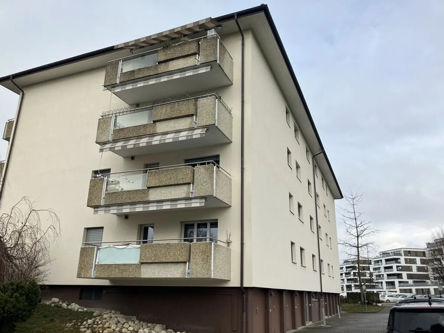 Charmant appartement de 2,5 pièces - Photo 2 sur 2