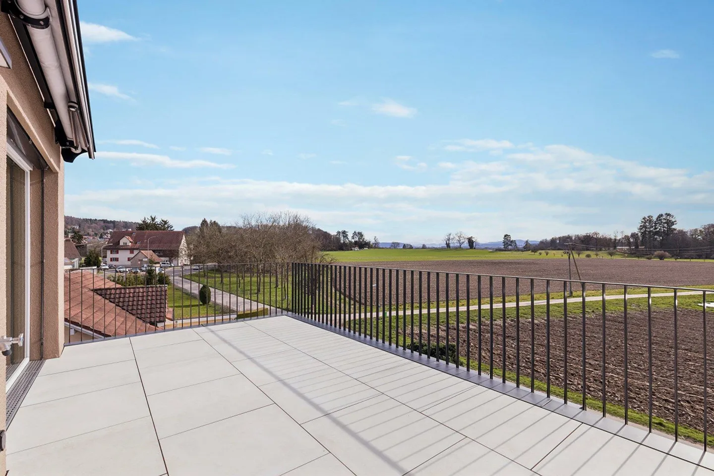 PREMIÈRE OCCUPATION : Vie exclusive avec grande terrasse et vue dégagée - Photo 1 sur 10