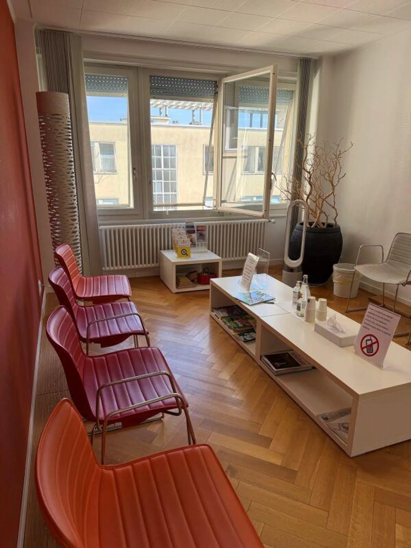 Office space for rent - Photo 6 of 7