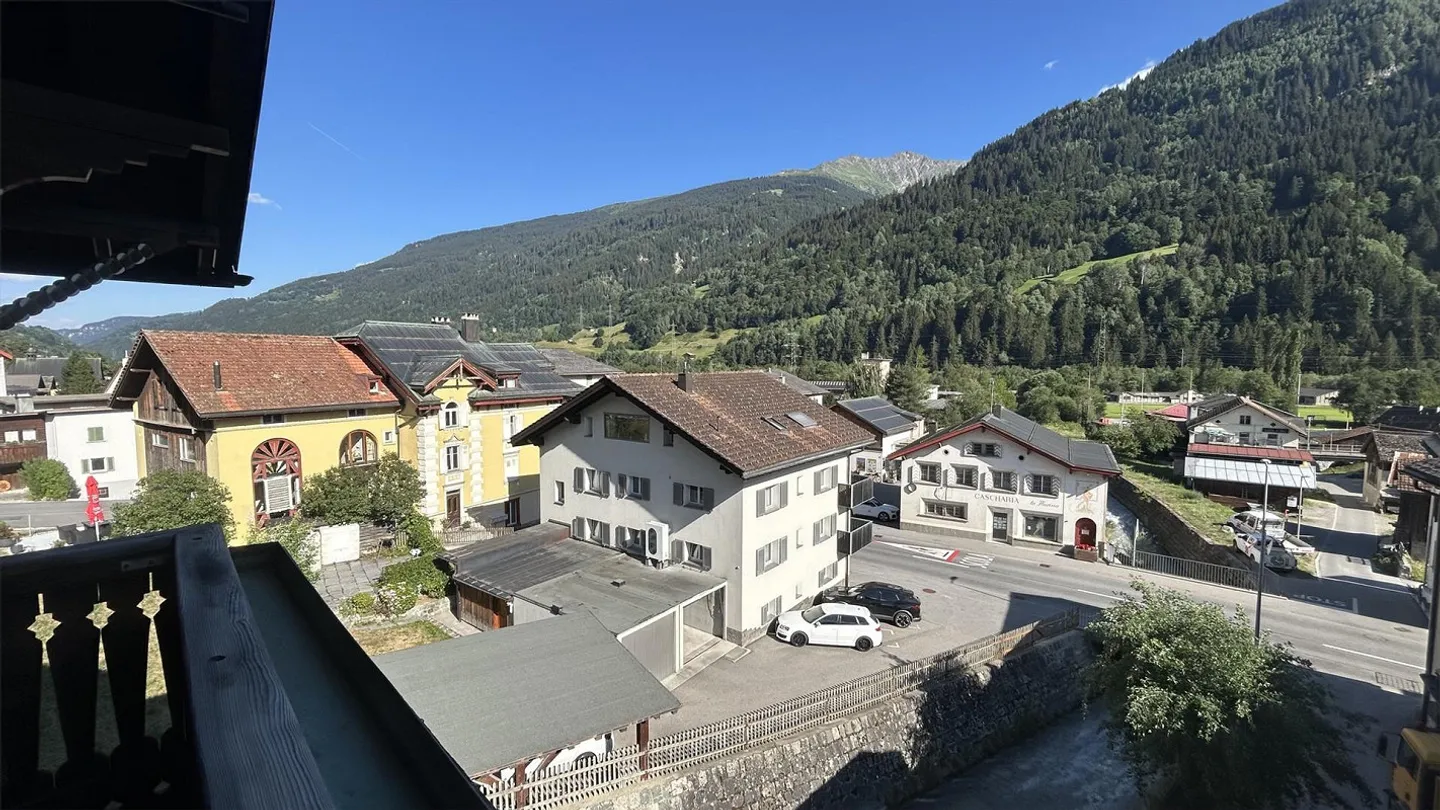 Charmante Wohnung in Trun - Foto 3 von 15