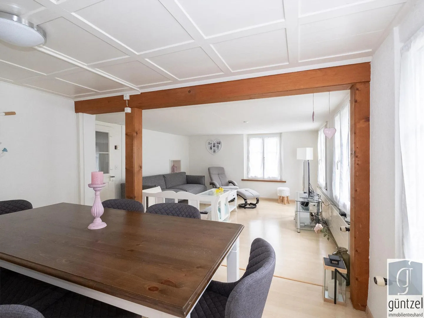 Maison individuelle avec deux bâtiments de grange et réserve foncière - Photo 5 sur 13