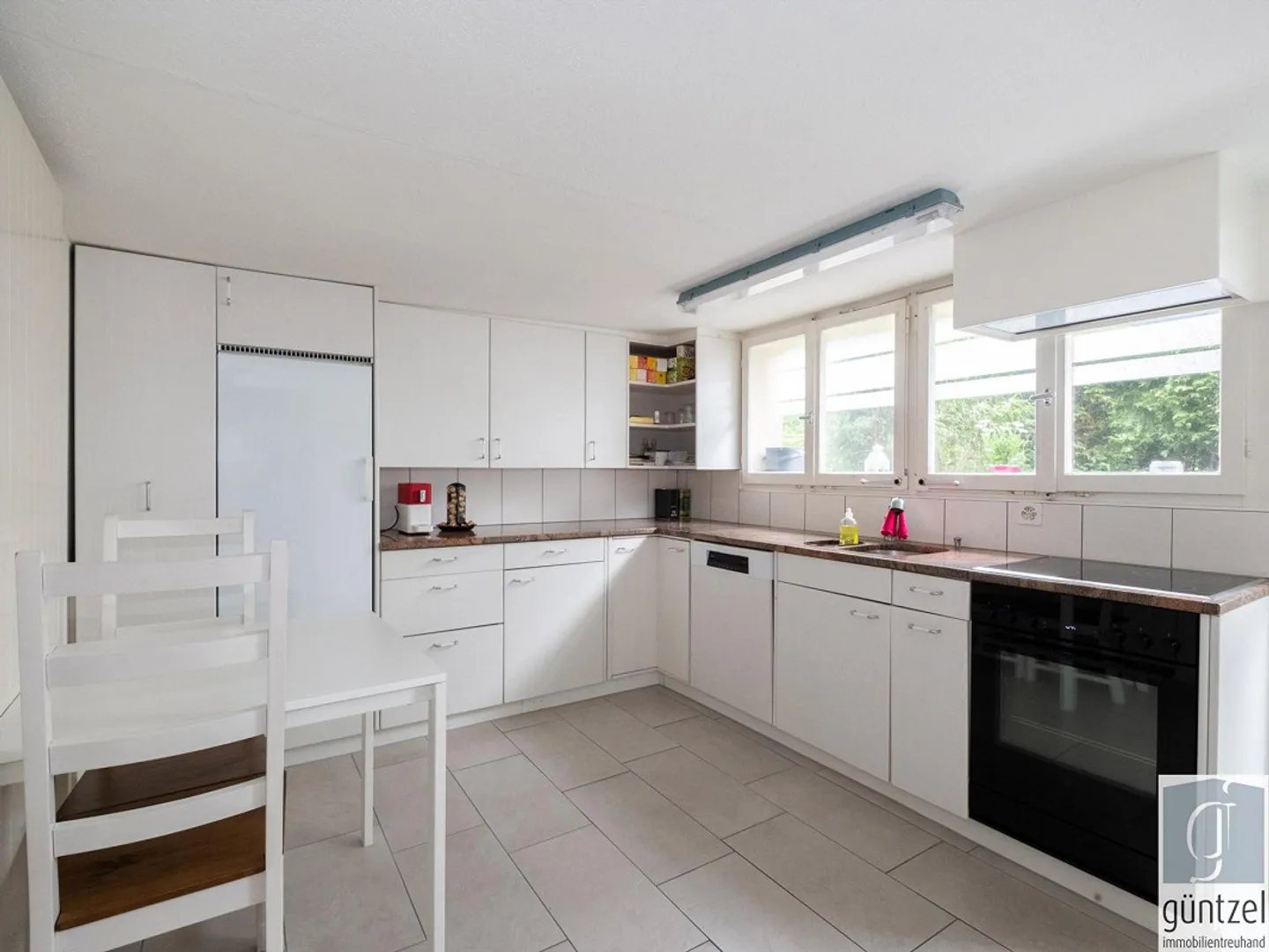 Maison individuelle avec deux bâtiments de grange et réserve foncière - Photo 6 sur 13
