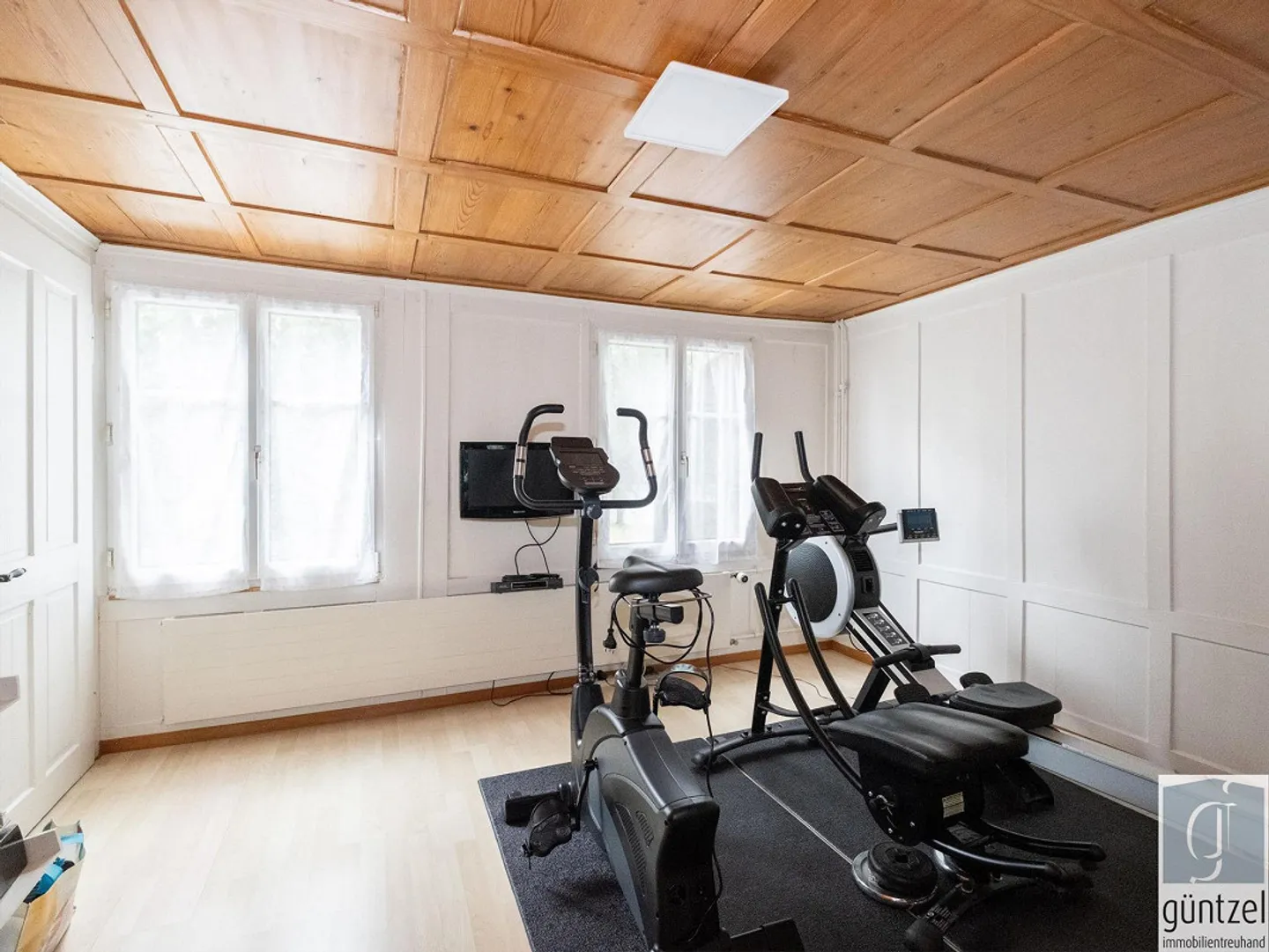 Maison individuelle avec deux bâtiments de grange et réserve foncière - Photo 7 sur 13